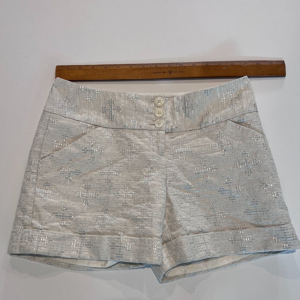 The Limited White Shorts Size 4 - 3 Button
